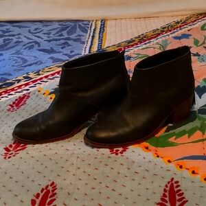 ✨ Toms Leila tassel zipper black leather booties wood heels boot carpe diem